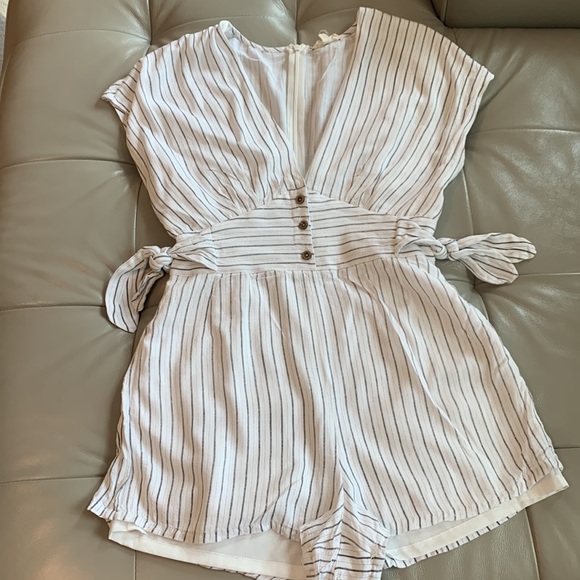 Main Strip Black & White Striped Romper - Picture 2 of 9